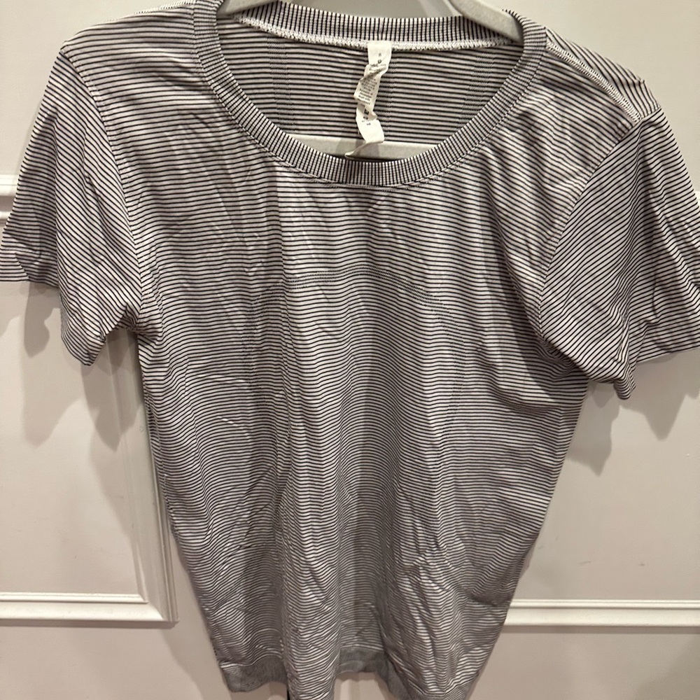 Lululemon Swiftly Tech Short-Sleeve Shirt 2.0
Waist Length *Rare